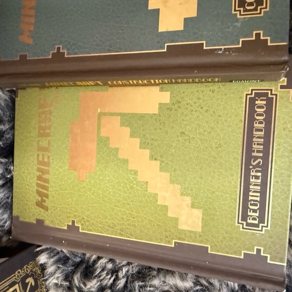 Minecraft Handbook Collection - Picture 5 of 10
